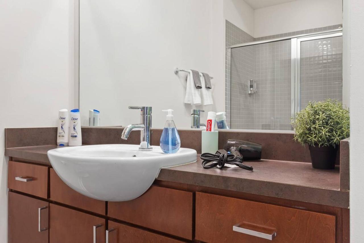 Trifecta Ace Location Pool & Gym Superhost Apartamento